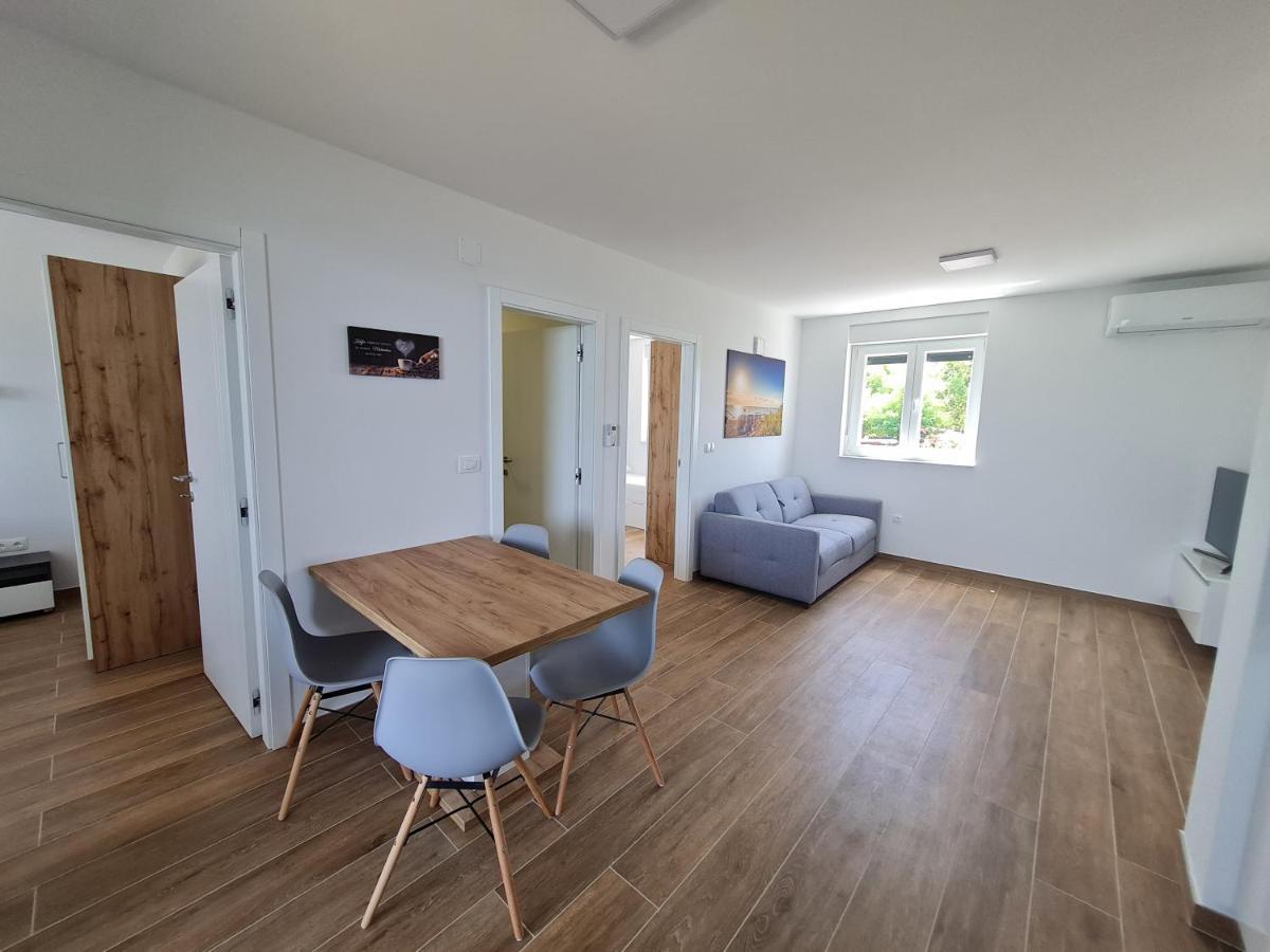 Apartmani Adria ニン エクステリア 写真