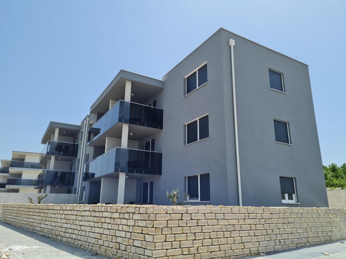 Apartmani Adria ニン エクステリア 写真