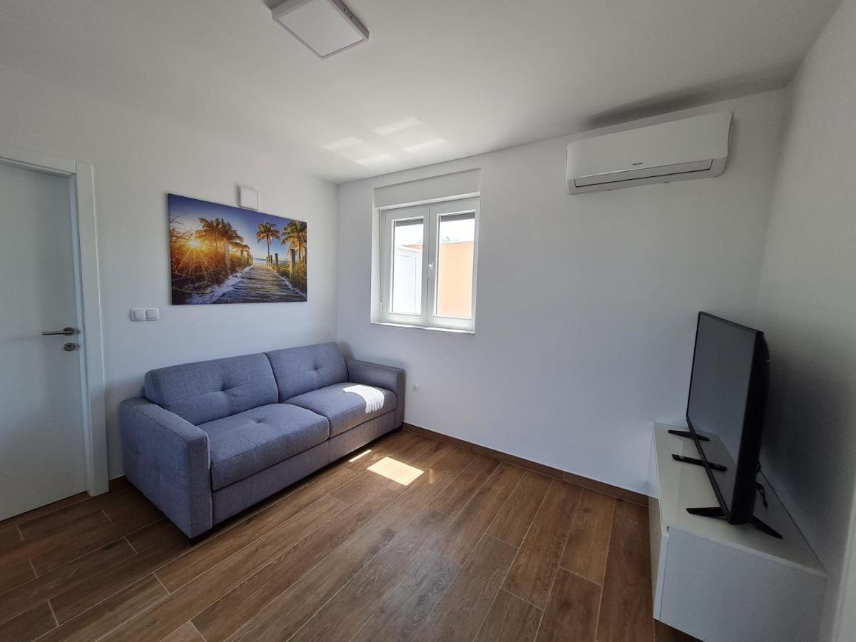 Apartmani Adria ニン エクステリア 写真