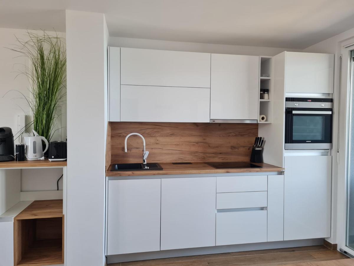 Apartmani Adria ニン エクステリア 写真