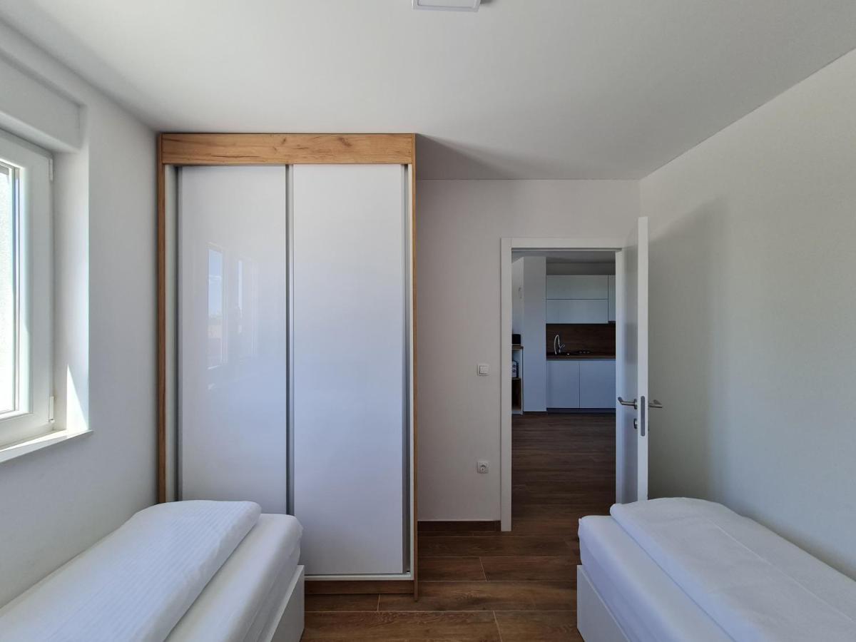 Apartmani Adria ニン エクステリア 写真